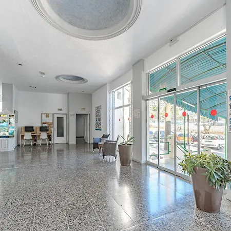 Frontline Ocean View Cristianos Apartman